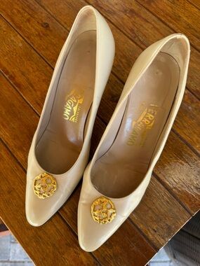 Salvatore Ferragamo Cream and Gold Women's Shoes
